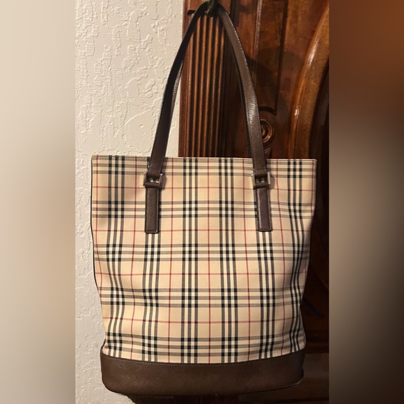Burberry Small Nova Check Bucket Bag SO PRETTY! - Picture 1 of 11